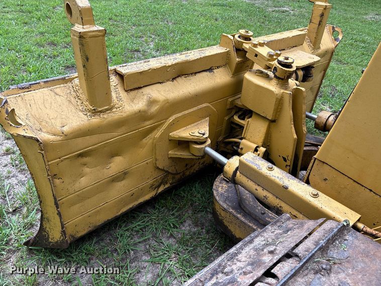 image for item EM2540 1993 Caterpillar D5C dozer