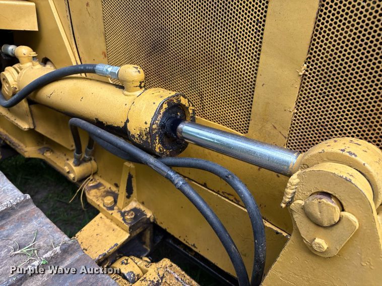 image for item EM2540 1993 Caterpillar D5C dozer