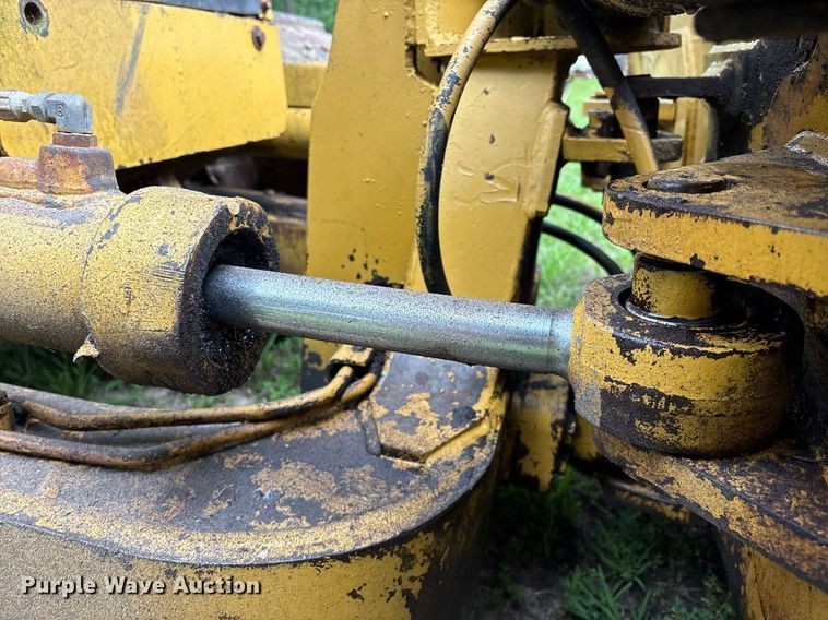 image for item EM2540 1993 Caterpillar D5C dozer