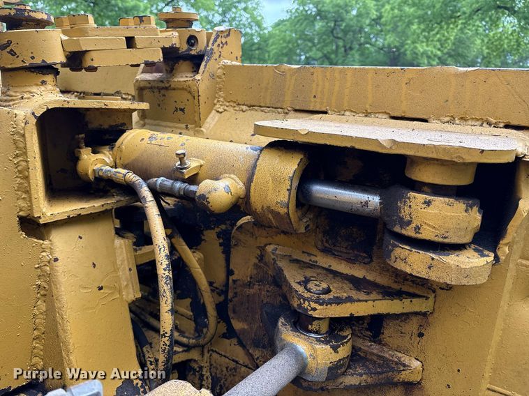 image for item EM2540 1993 Caterpillar D5C dozer