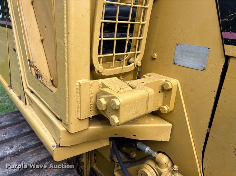 image for item EM2540 1993 Caterpillar D5C dozer