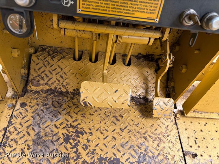 image for item EM2540 1993 Caterpillar D5C dozer