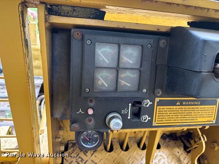 image for item EM2540 1993 Caterpillar D5C dozer