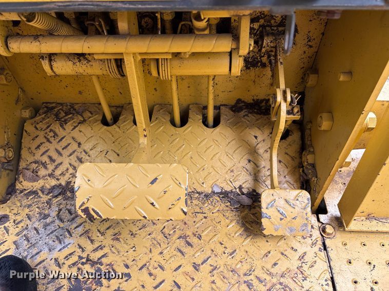 image for item EM2540 1993 Caterpillar D5C dozer