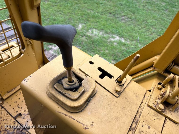 image for item EM2540 1993 Caterpillar D5C dozer