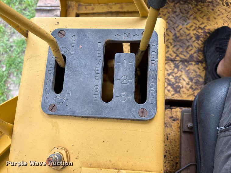 image for item EM2540 1993 Caterpillar D5C dozer