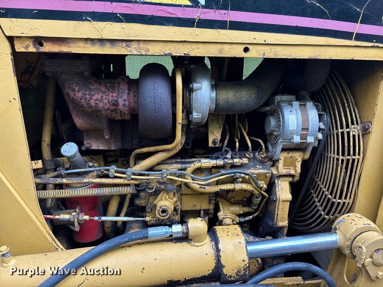 image for item EM2540 1993 Caterpillar D5C dozer
