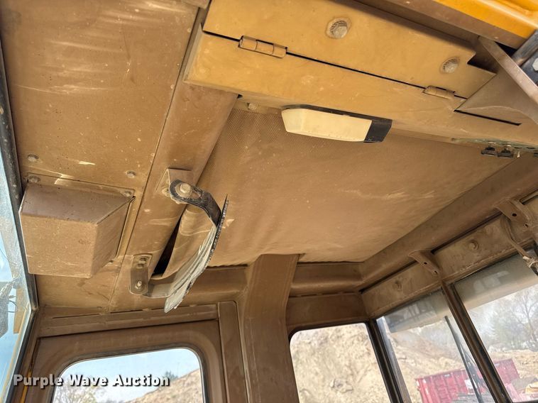 image for item EM3822 1993 Caterpillar 963 track loader