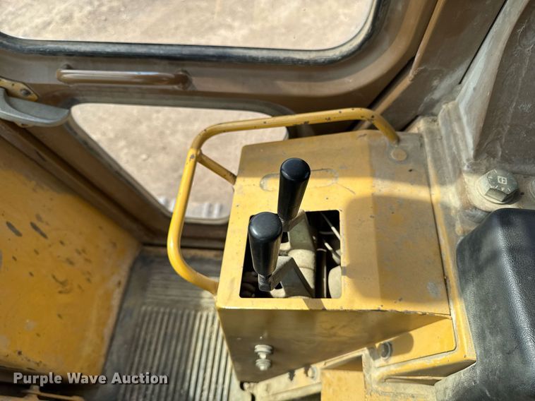 image for item EM3822 1993 Caterpillar 963 track loader