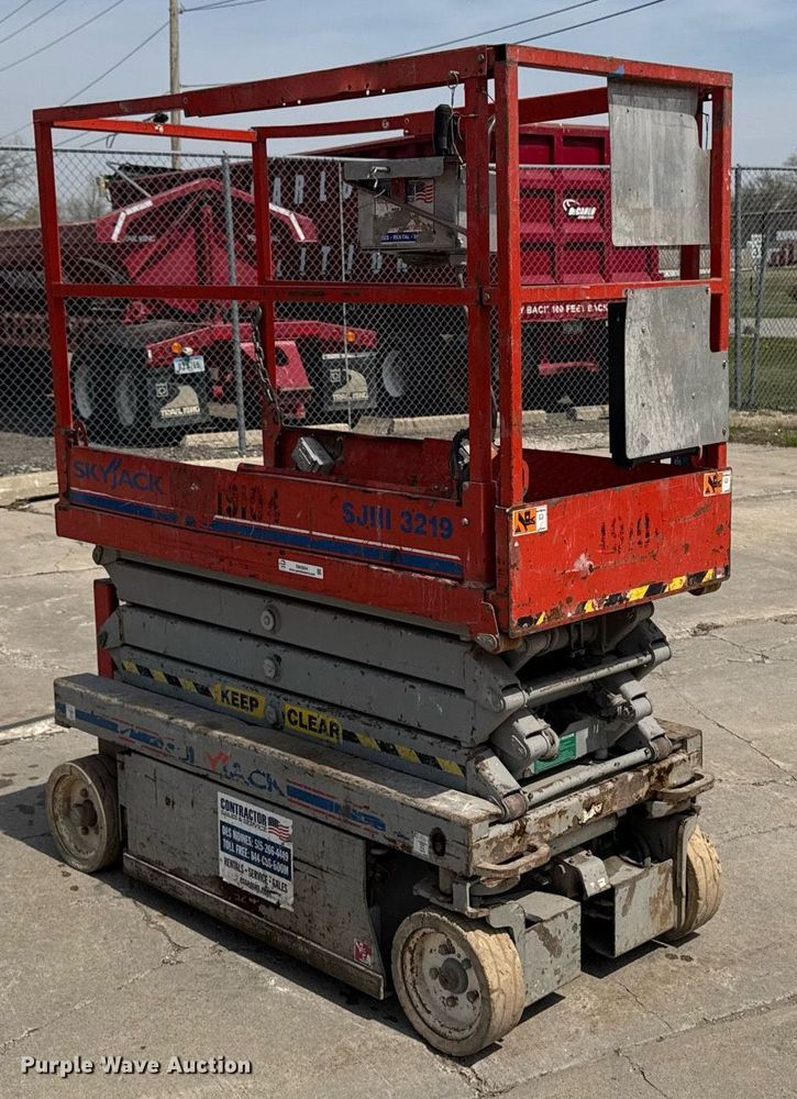 image for item EM3824 2007 SkyJack SjIII 3219 scissor lift