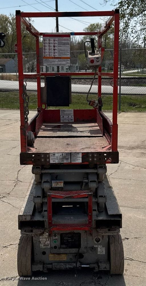 image for item EM3824 2007 SkyJack SjIII 3219 scissor lift