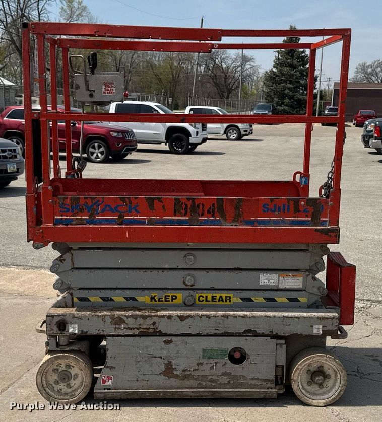 image for item EM3824 2007 SkyJack SjIII 3219 scissor lift