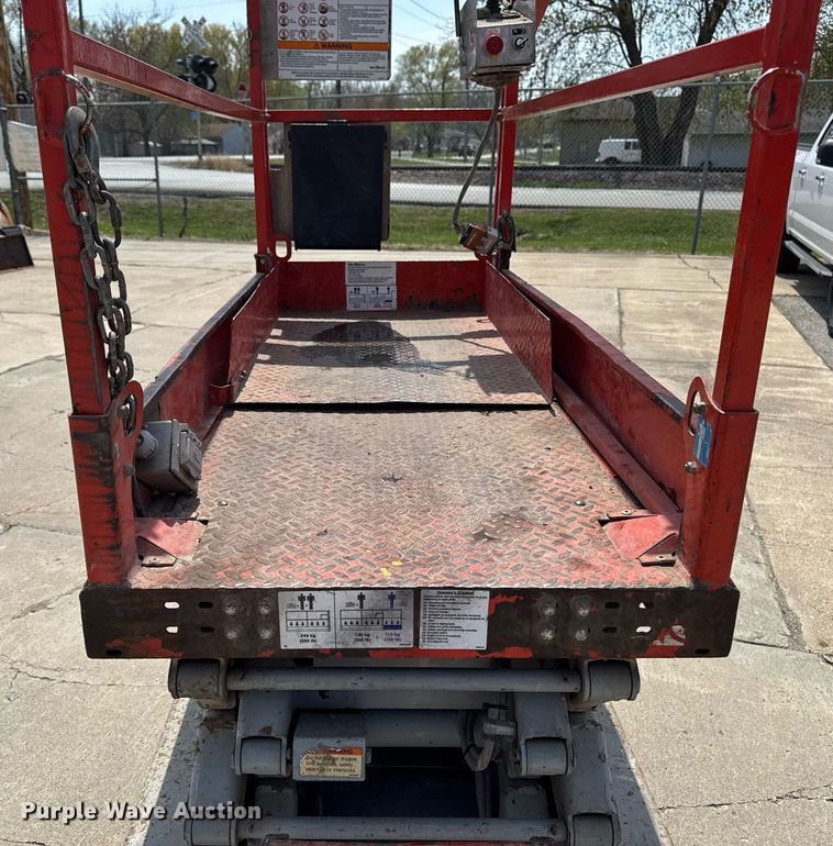 image for item EM3824 2007 SkyJack SjIII 3219 scissor lift