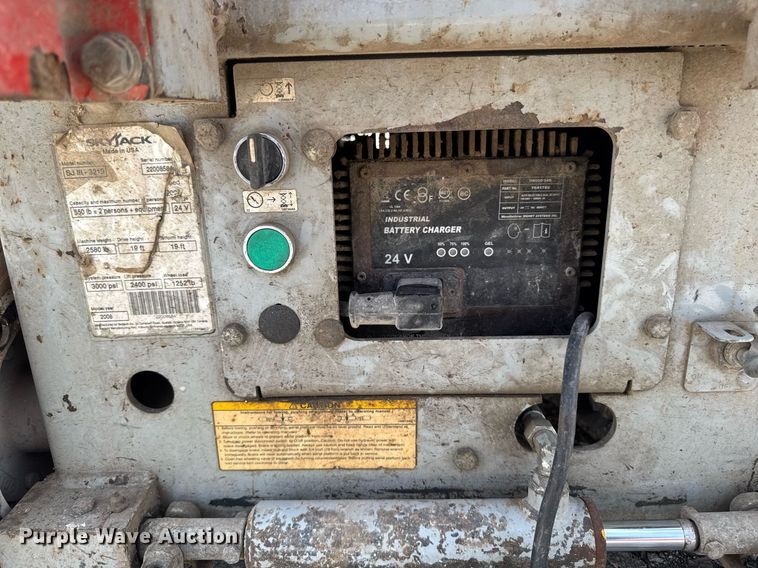 image for item EM3824 2007 SkyJack SjIII 3219 scissor lift