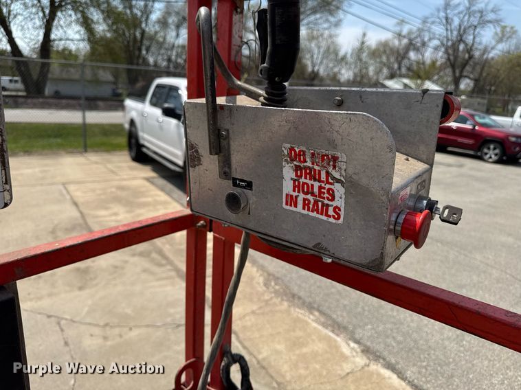 image for item EM3824 2007 SkyJack SjIII 3219 scissor lift
