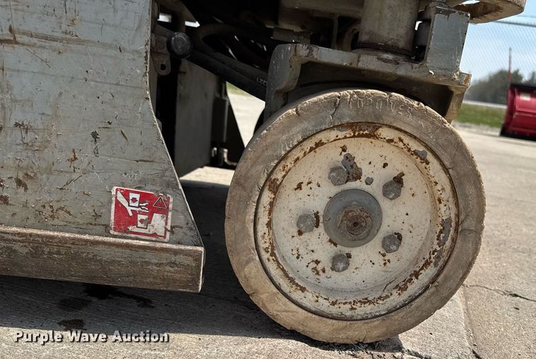 image for item EM3824 2007 SkyJack SjIII 3219 scissor lift