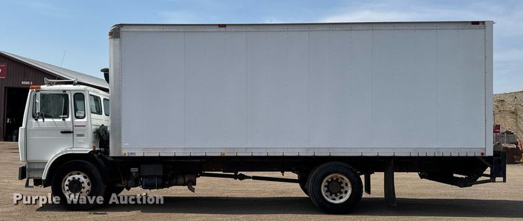 image for item EM3825 1998 Mack MS200 box truck