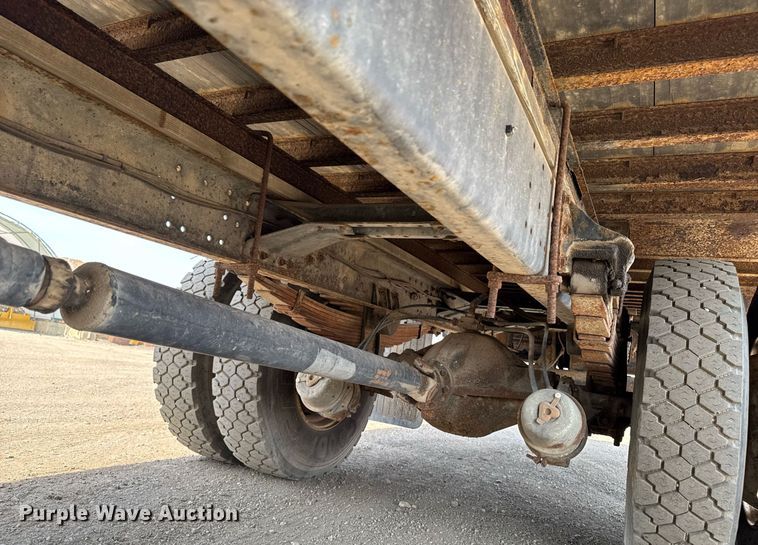 image for item EM3825 1998 Mack MS200 box truck