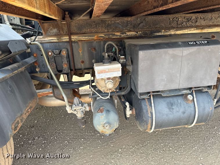 image for item EM3825 1998 Mack MS200 box truck