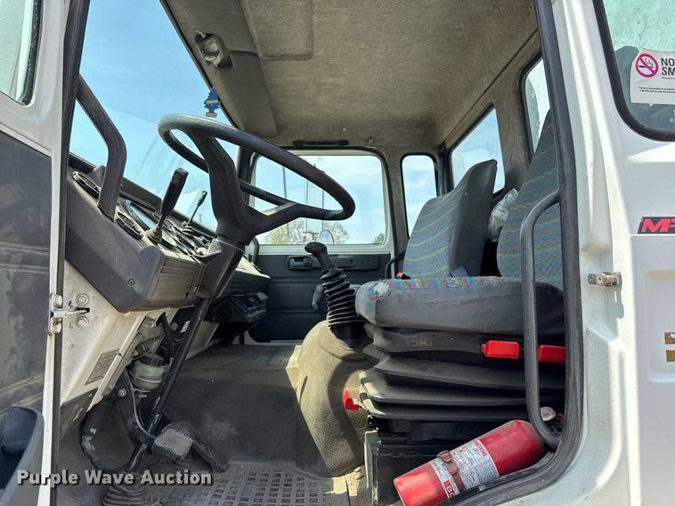 image for item EM3825 1998 Mack MS200 box truck