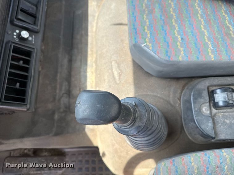 image for item EM3825 1998 Mack MS200 box truck