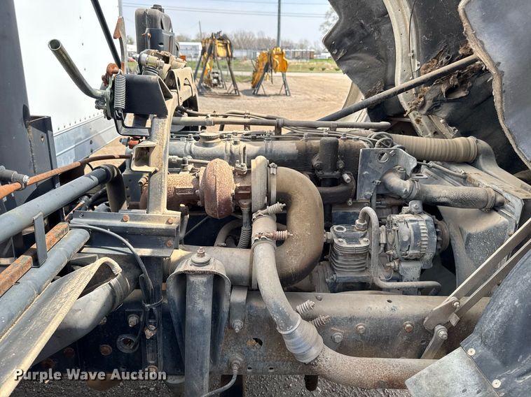 image for item EM3825 1998 Mack MS200 box truck