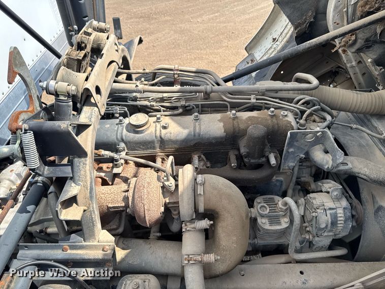 image for item EM3825 1998 Mack MS200 box truck