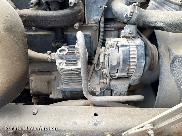 image for item EM3825 1998 Mack MS200 box truck