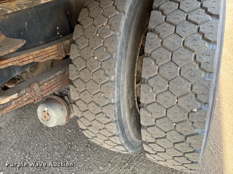 image for item EM3825 1998 Mack MS200 box truck