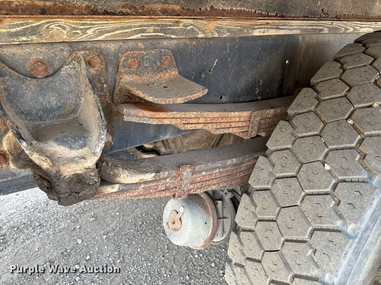 image for item EM3825 1998 Mack MS200 box truck