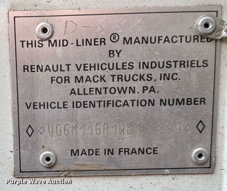 image for item EM3825 1998 Mack MS200 box truck