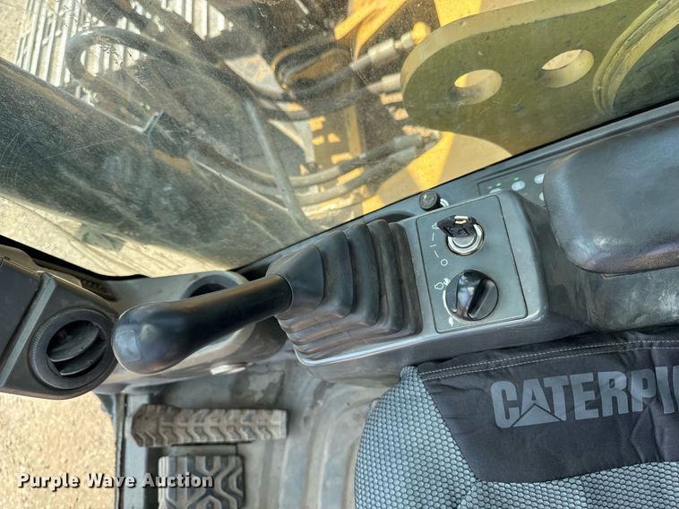 image for item EM3826 2008 Caterpillar 325D L excavator