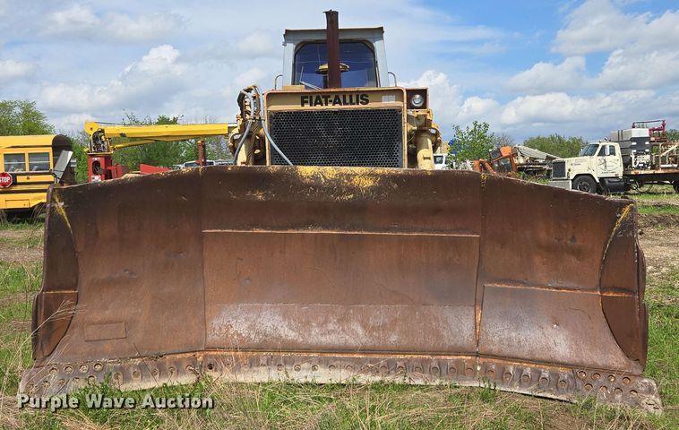 image for item EM7244 1977 Fiat-Allis 31 dozer