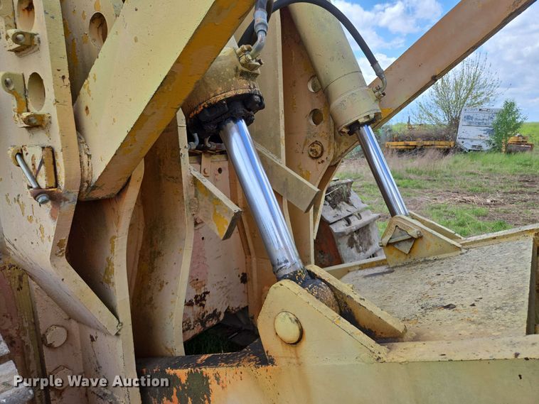 image for item EM7244 1977 Fiat-Allis 31 dozer