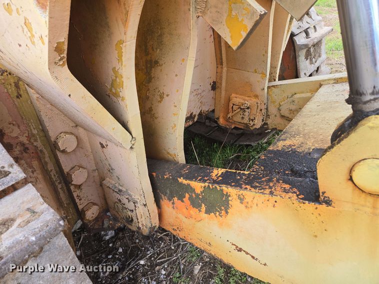 image for item EM7244 1977 Fiat-Allis 31 dozer