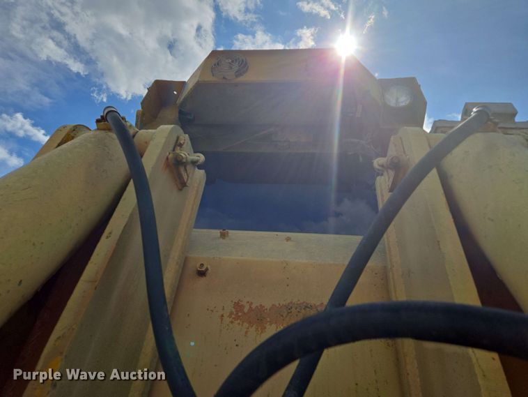 image for item EM7244 1977 Fiat-Allis 31 dozer