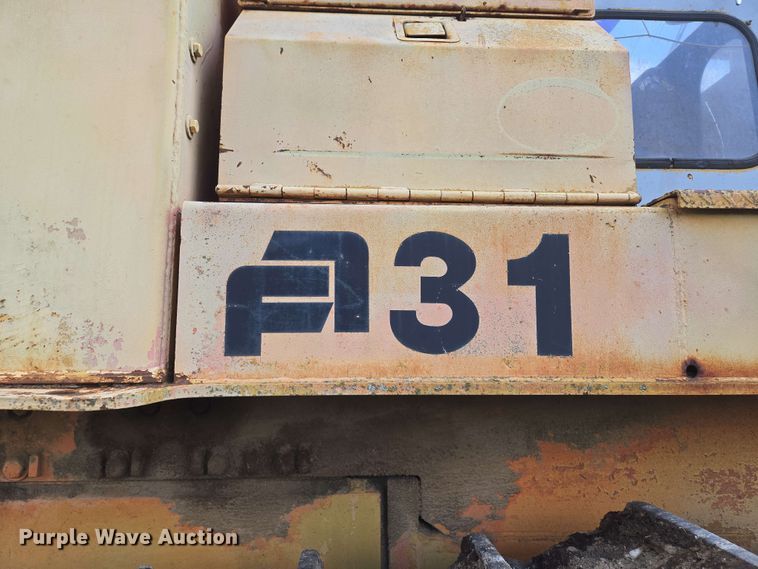 image for item EM7244 1977 Fiat-Allis 31 dozer