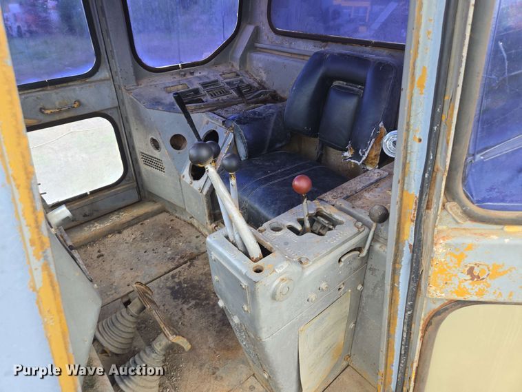 image for item EM7244 1977 Fiat-Allis 31 dozer