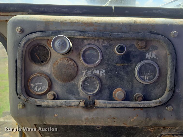 image for item EM7244 1977 Fiat-Allis 31 dozer