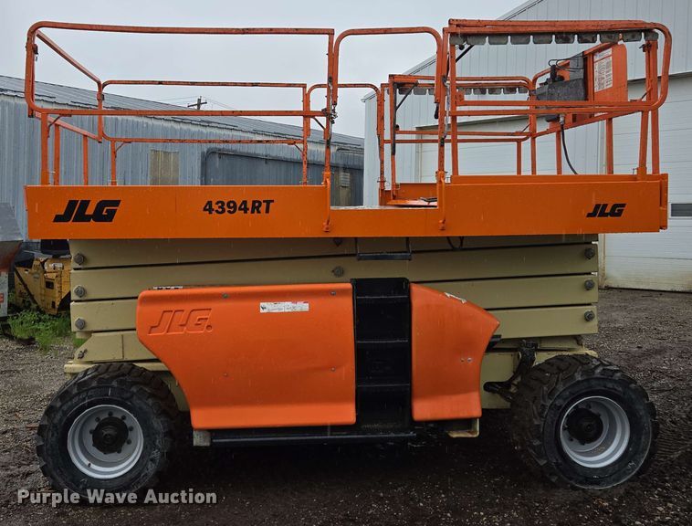image for item EM7245 2007 JLG  4394RT scissor lift