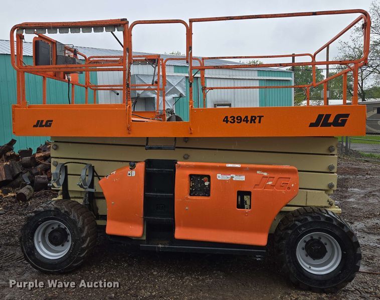 image for item EM7245 2007 JLG  4394RT scissor lift