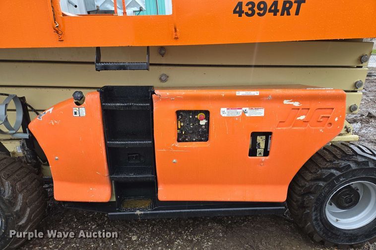image for item EM7245 2007 JLG  4394RT scissor lift