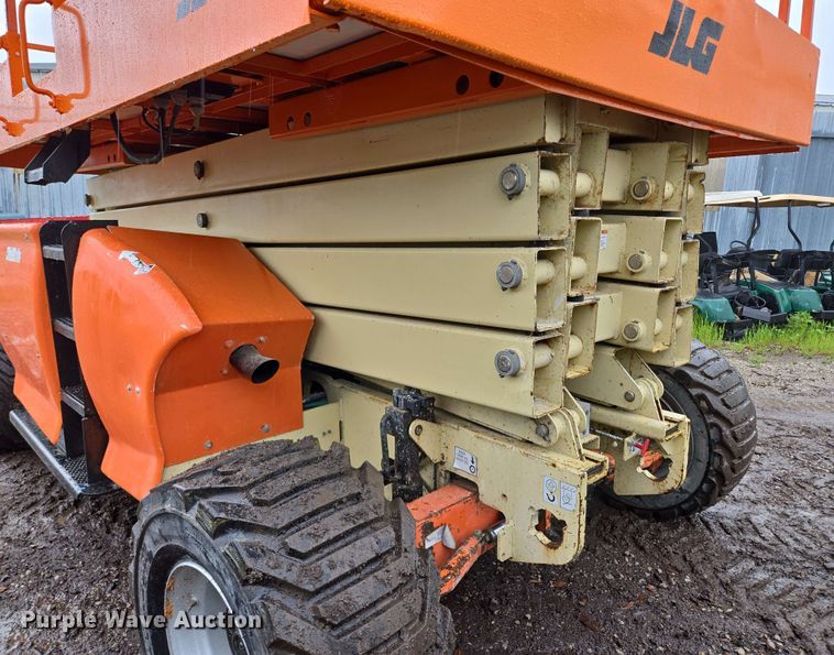 image for item EM7245 2007 JLG  4394RT scissor lift