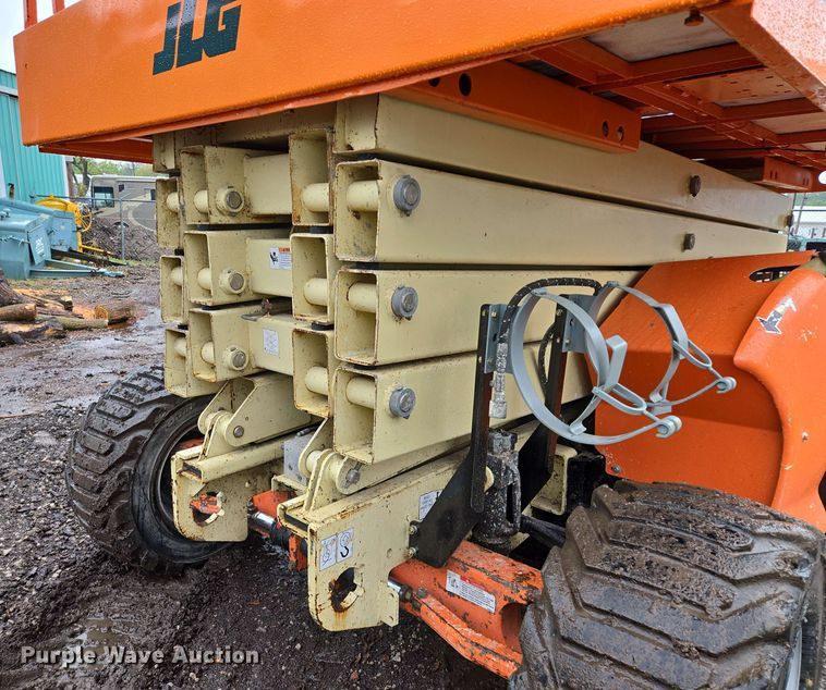 image for item EM7245 2007 JLG  4394RT scissor lift