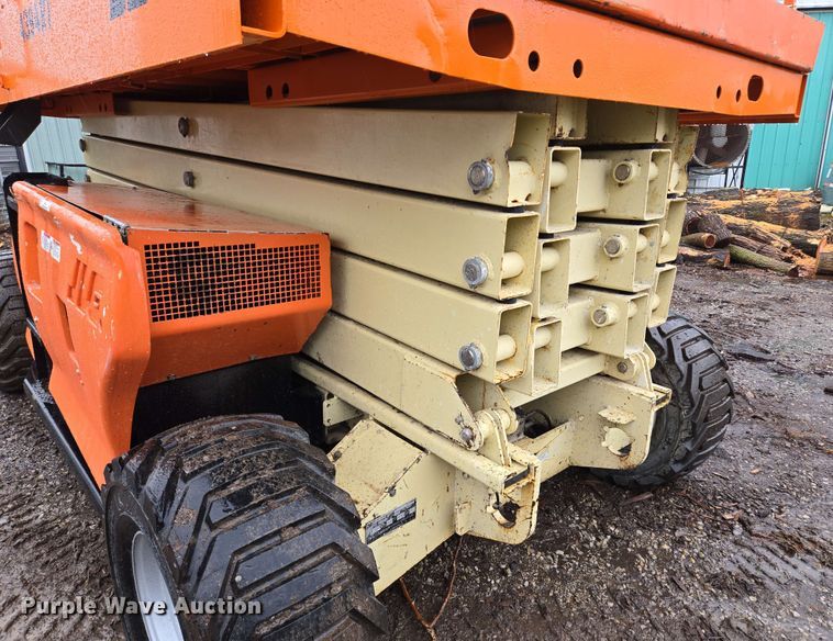 image for item EM7245 2007 JLG  4394RT scissor lift