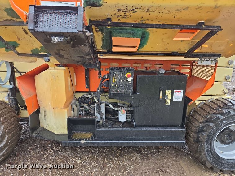 image for item EM7245 2007 JLG  4394RT scissor lift