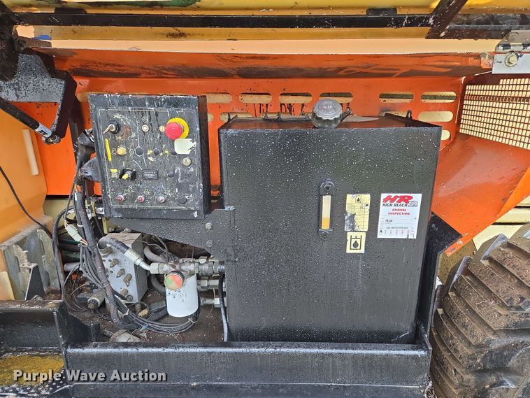 image for item EM7245 2007 JLG  4394RT scissor lift