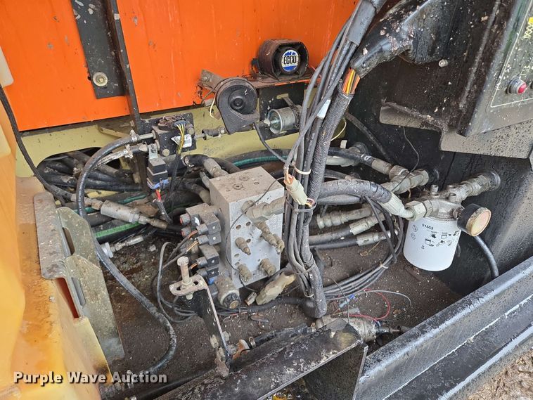 image for item EM7245 2007 JLG  4394RT scissor lift