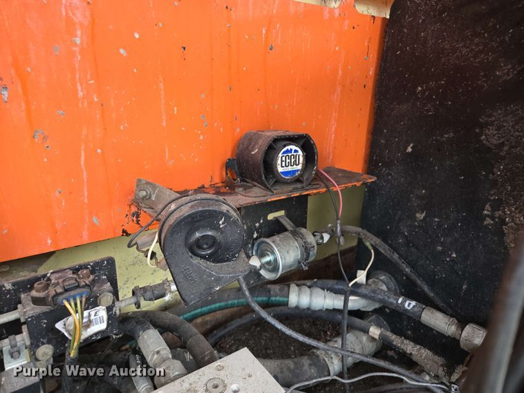 image for item EM7245 2007 JLG  4394RT scissor lift