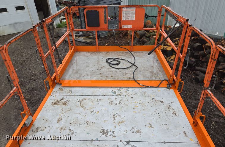 image for item EM7245 2007 JLG  4394RT scissor lift